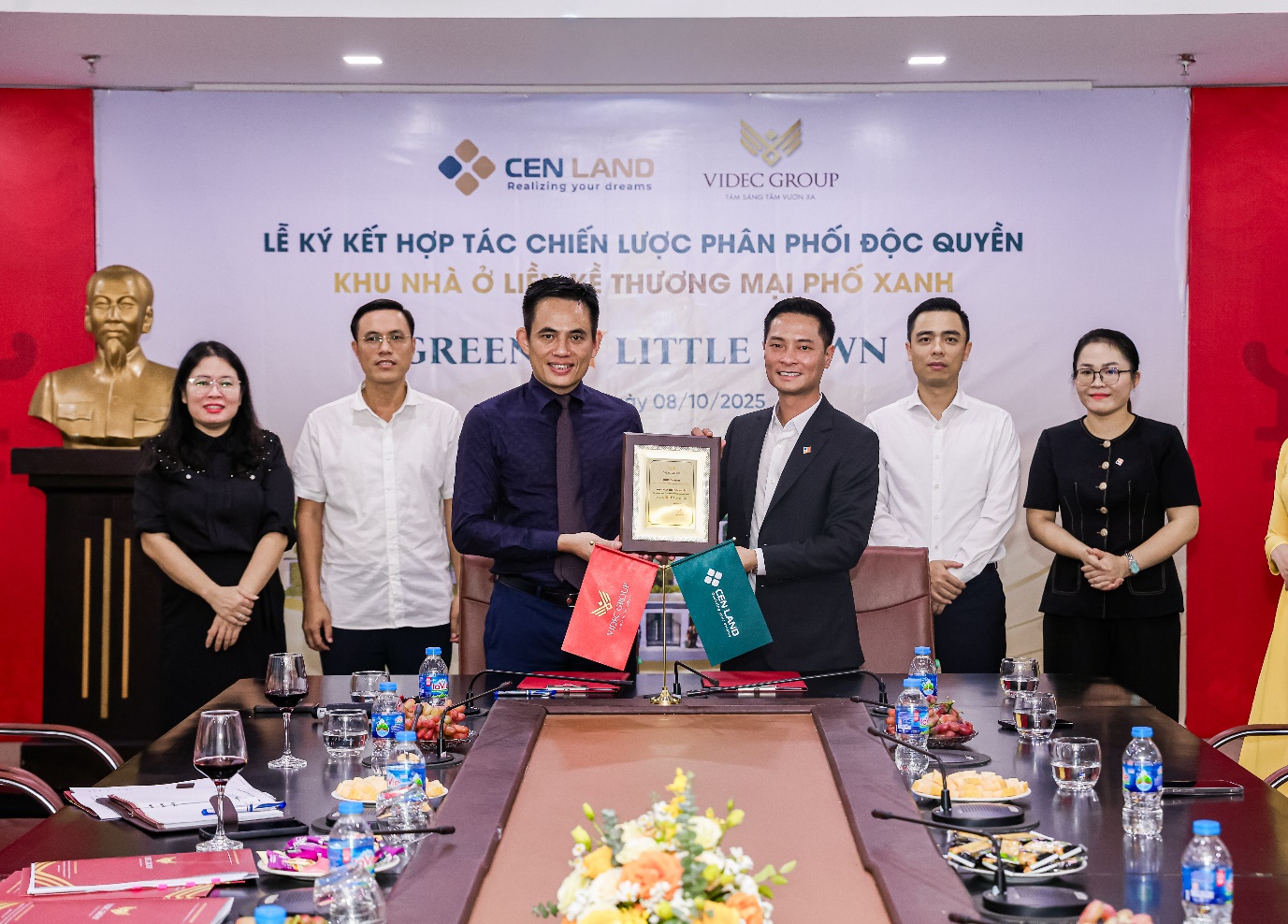 VIDEC Group và CEN LAND ký kết hợp tác chiến lược phân phối độc quyền dự án Green Little Town Gia Lâm- Ảnh 2. VIDEC Group và CEN LAND ký kết hợp tác chiến lược phân phối độc quyền dự án Green Little Town Gia Lâm- Ảnh 2.