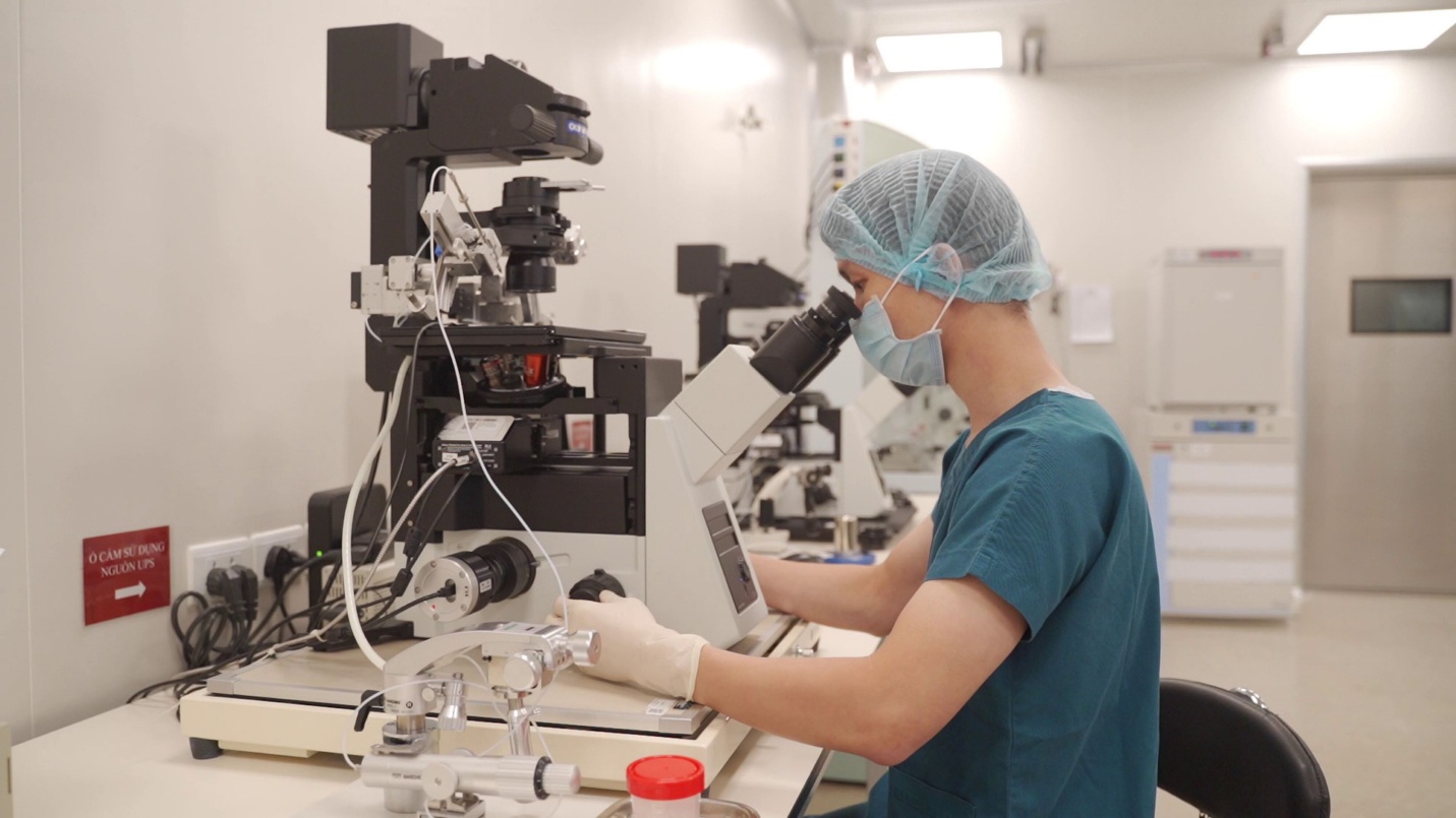 Người đàn ông bị “đóng băng cơ thể” dậy thì thành công ở tuổi 32 sau khi điều trị tại Vinmec- Ảnh 2.