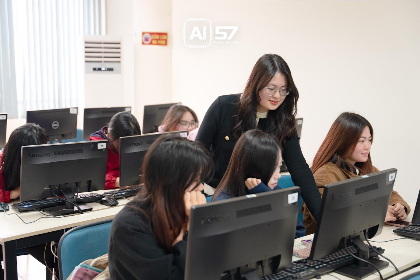 ĐH Bách Khoa và Hồng Lĩnh Education tài trợ 1000 học bổng “Kỹ sư AI Tài năng” - Ảnh 2.