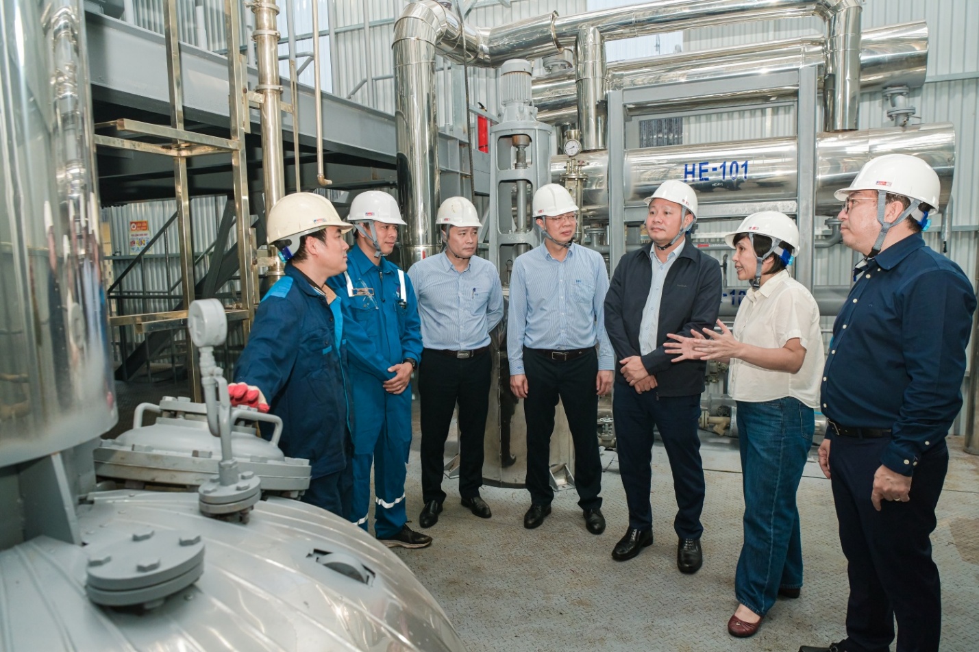 BSR đẩy nhanh tiến độ nghiên cứu nhiên liệu dầu diesel sinh học- Ảnh 4. BSR đẩy nhanh tiến độ nghiên cứu nhiên liệu dầu diesel sinh học- Ảnh 4.