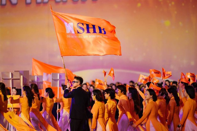 Ngân hàng hạnh phúc - Hạnh phúc là người SHB - Ảnh 2. Ngân hàng hạnh phúc - Hạnh phúc là người SHB - Ảnh 2.