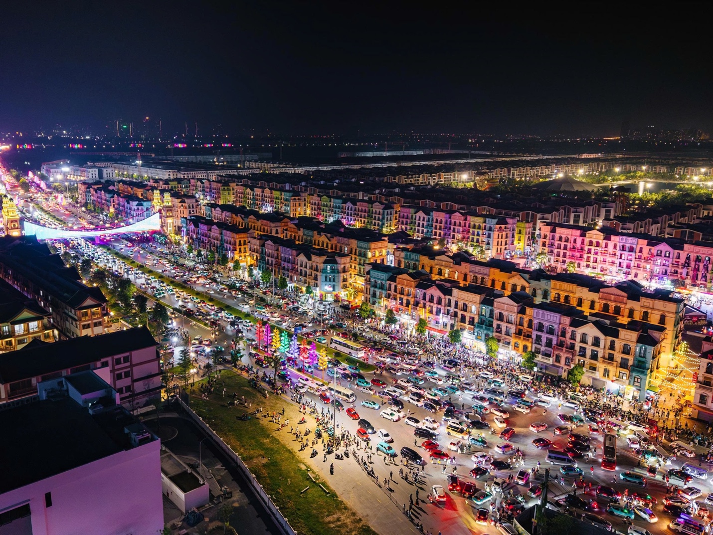 Thế hệ nhà đầu tư mới – sống, làm việc, đầu tư tại một điểm đến - Ảnh 2. Thế hệ nhà đầu tư mới – sống, làm việc, đầu tư tại một điểm đến - Ảnh 2.