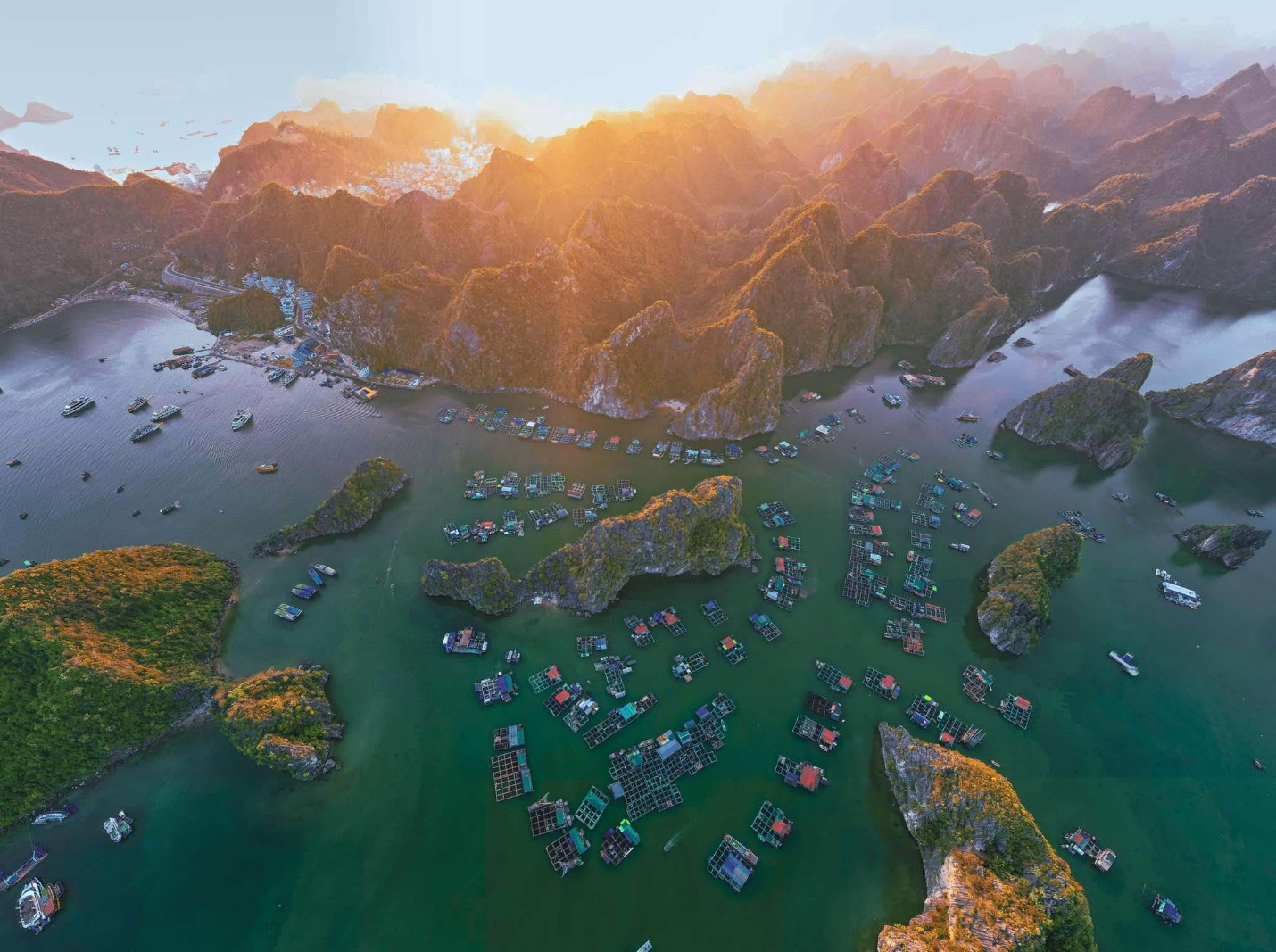 Từ kỳ quan thiên nhiên đến động lực phát triển kinh tế vùng - Ảnh 1.