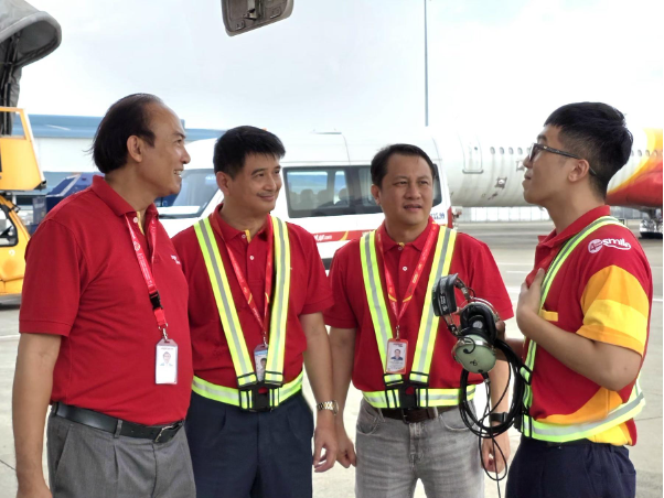 Vietjet tự phục vụ mặt đất: Tỷ lệ đúng giờ tại Tân Sơn Nhất tăng mạnh, tạo đà cho mùa cao điểm cuối năm - Ảnh 4.