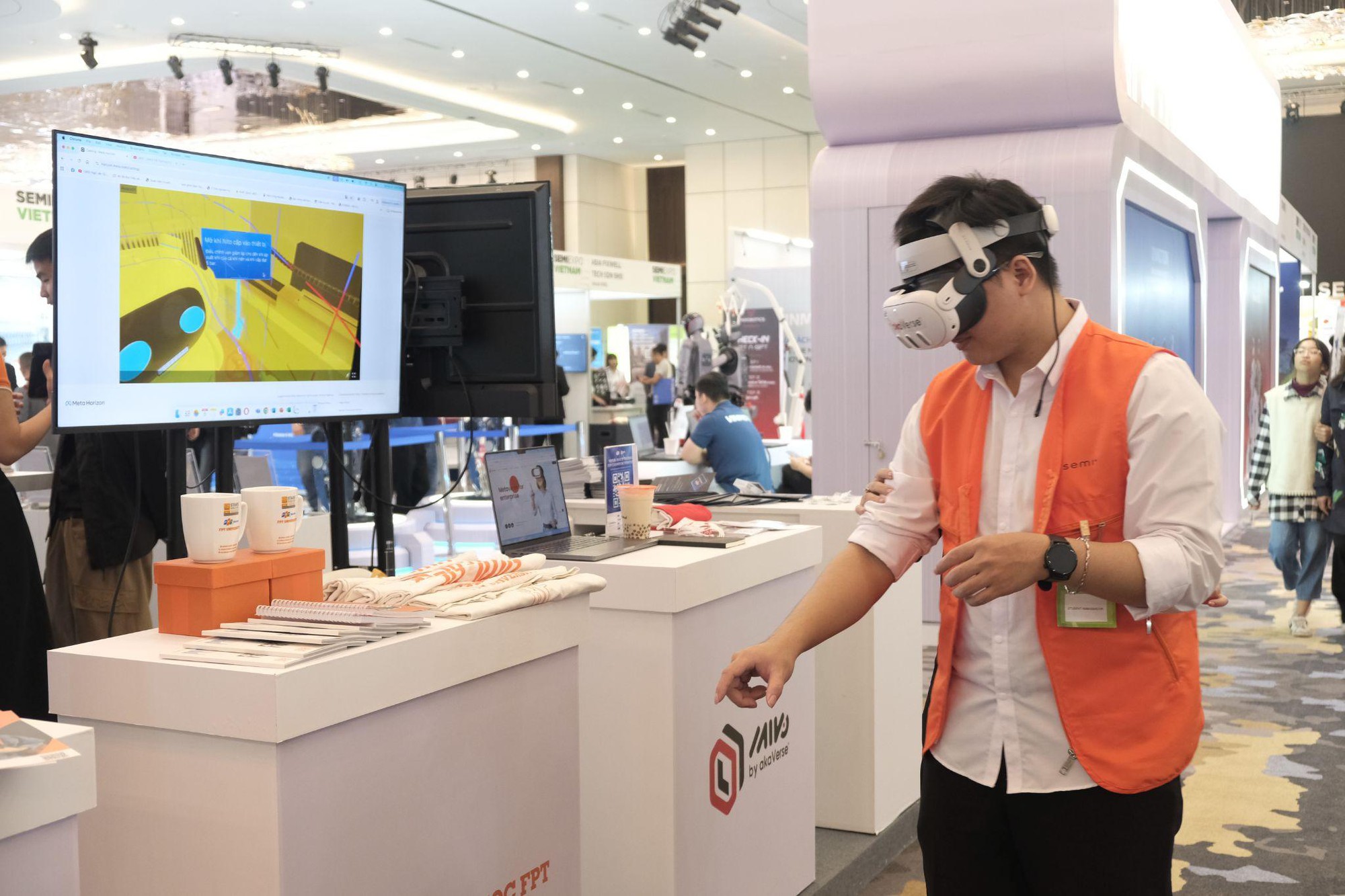 Dấu ấn tại SEMIEXPO Vietnam 2025 - Thúc đẩy khát vọng bán dẫn Việt Nam- Ảnh 10. Dấu ấn tại SEMIEXPO Vietnam 2025 - Thúc đẩy khát vọng bán dẫn Việt Nam- Ảnh 10.