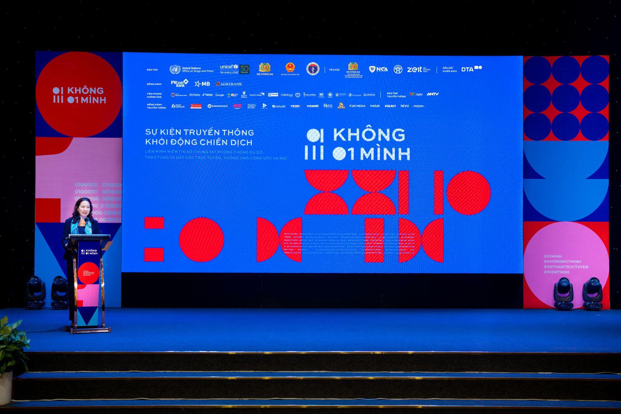 PVcomBank đồng hành cùng chiến dịch “Không Một Mình” hướng tới một không gian trực tuyến an toàn - Ảnh 4.