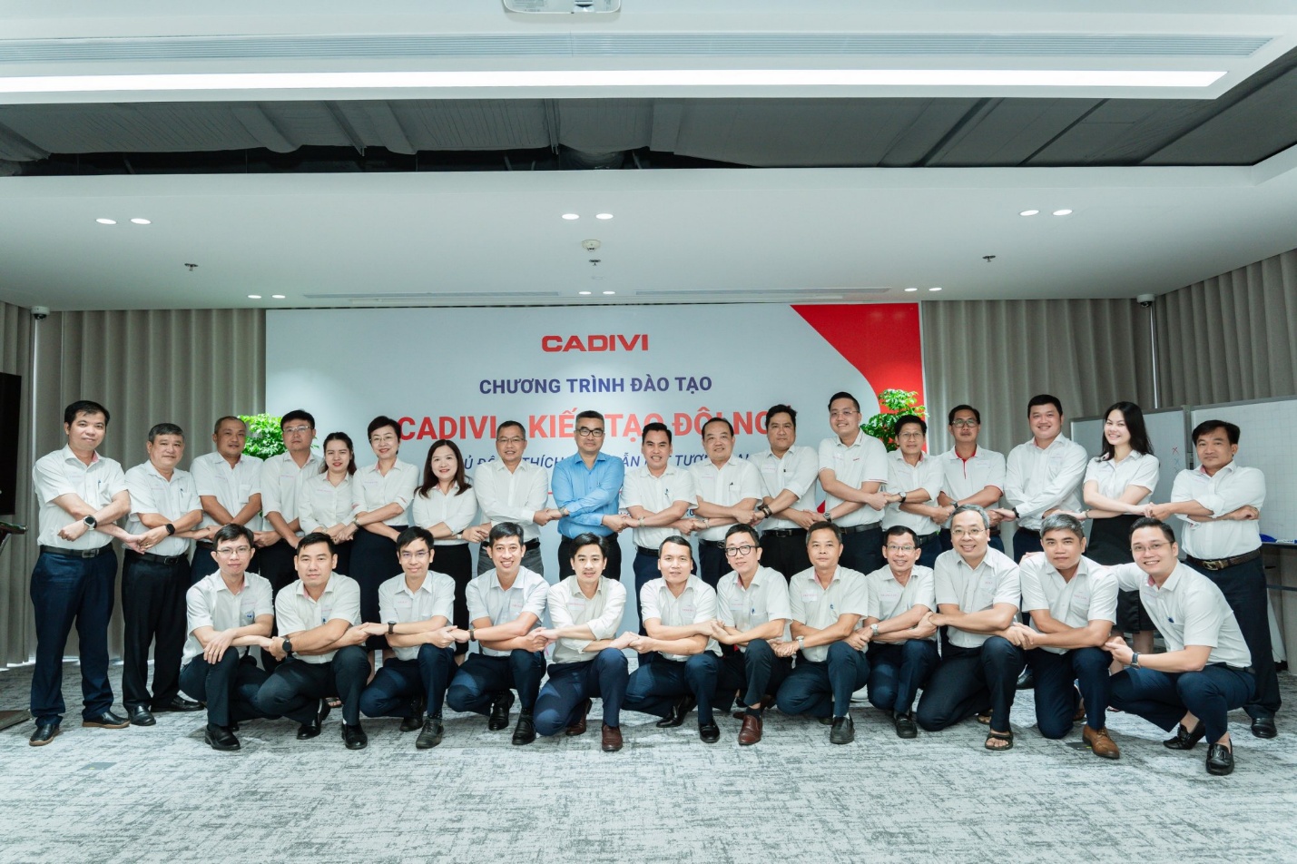 CADIVI được vinh danh trong Top 20 “Nơi làm việc tốt nhất Việt Nam 2025”- Ảnh 2. CADIVI được vinh danh trong Top 20 “Nơi làm việc tốt nhất Việt Nam 2025”- Ảnh 2.