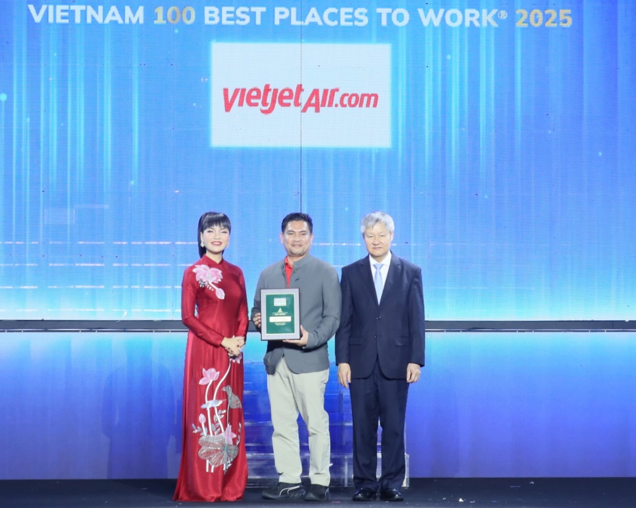 Vietjet nằm trong top “Nơi làm việc tốt nhất Việt Nam 2025”- Ảnh 1. Vietjet nằm trong top “Nơi làm việc tốt nhất Việt Nam 2025”- Ảnh 1.