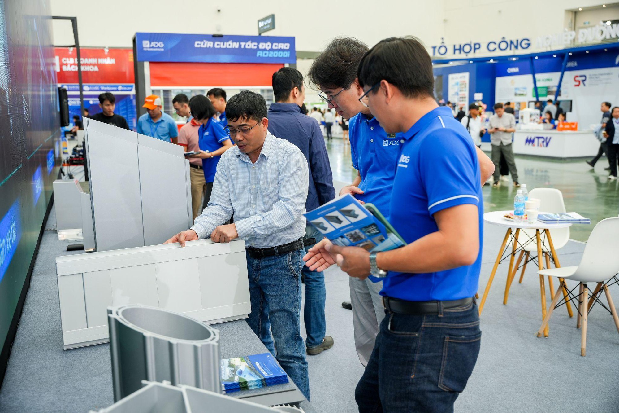 Dấu ấn Austdoor tại hội chợ quốc tế hàng công nghiệp Việt Nam (VIIF 2025)- Ảnh 3. Dấu ấn Austdoor tại hội chợ quốc tế hàng công nghiệp Việt Nam (VIIF 2025)- Ảnh 3.