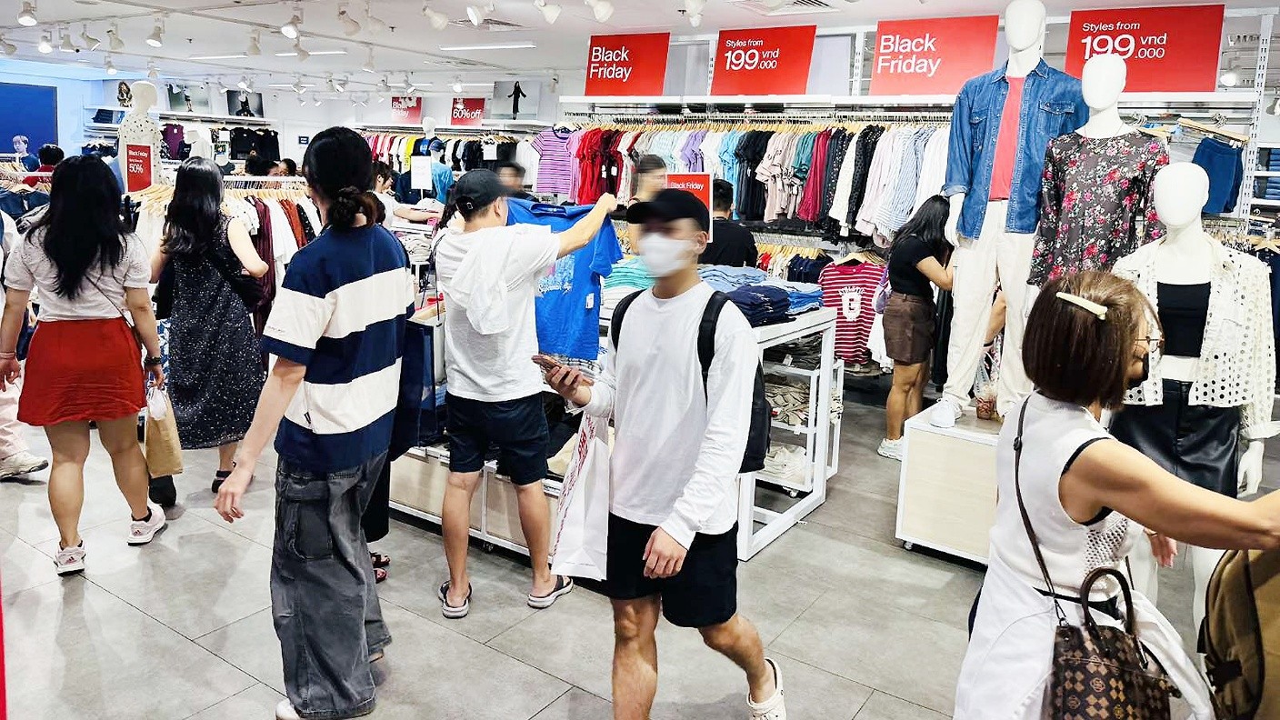 Các trung tâm thương mại náo nhiệt vì ACFC Black Friday Sale - Ảnh 10.