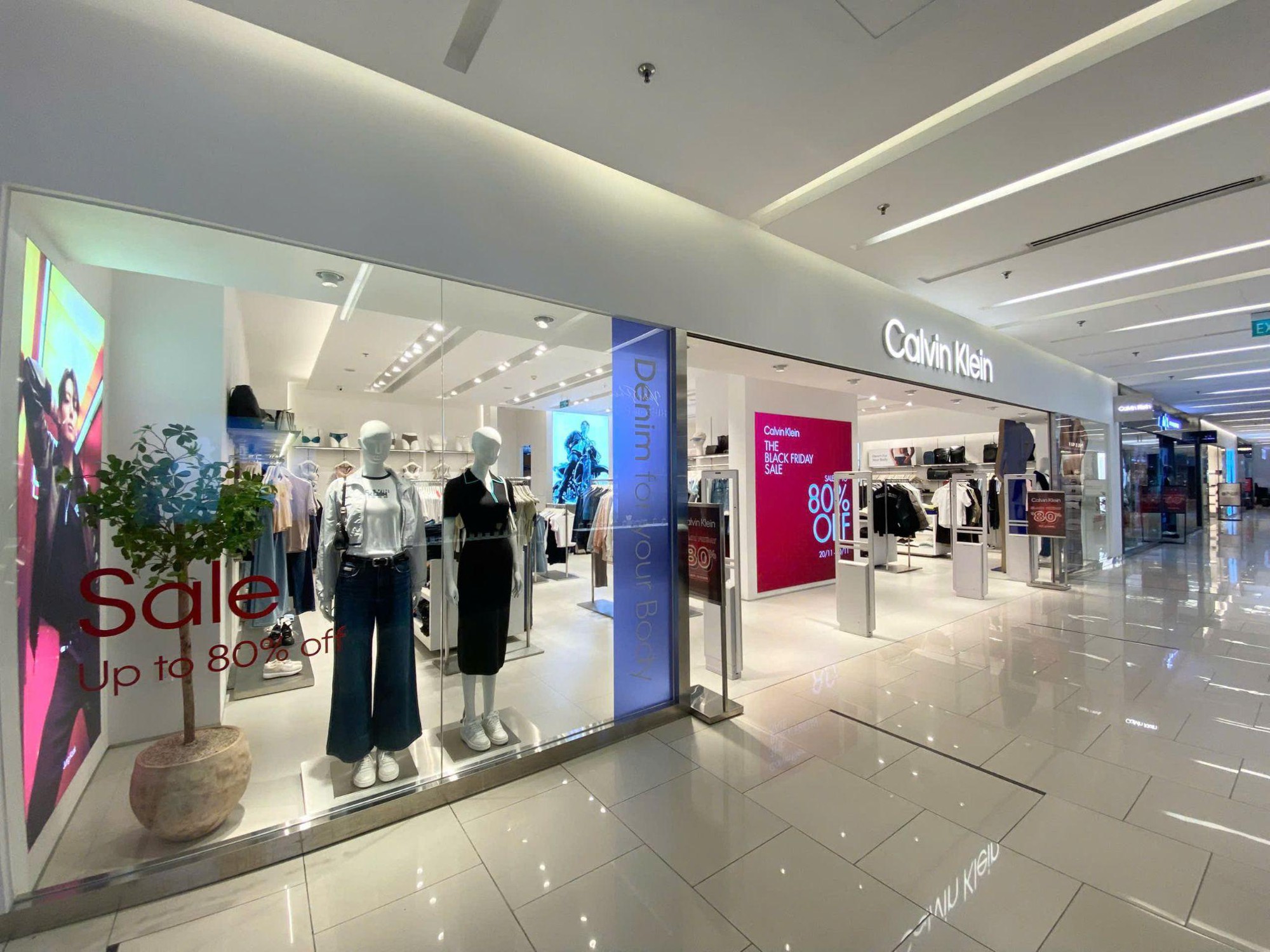 Các trung tâm thương mại náo nhiệt vì ACFC Black Friday Sale - Ảnh 2.