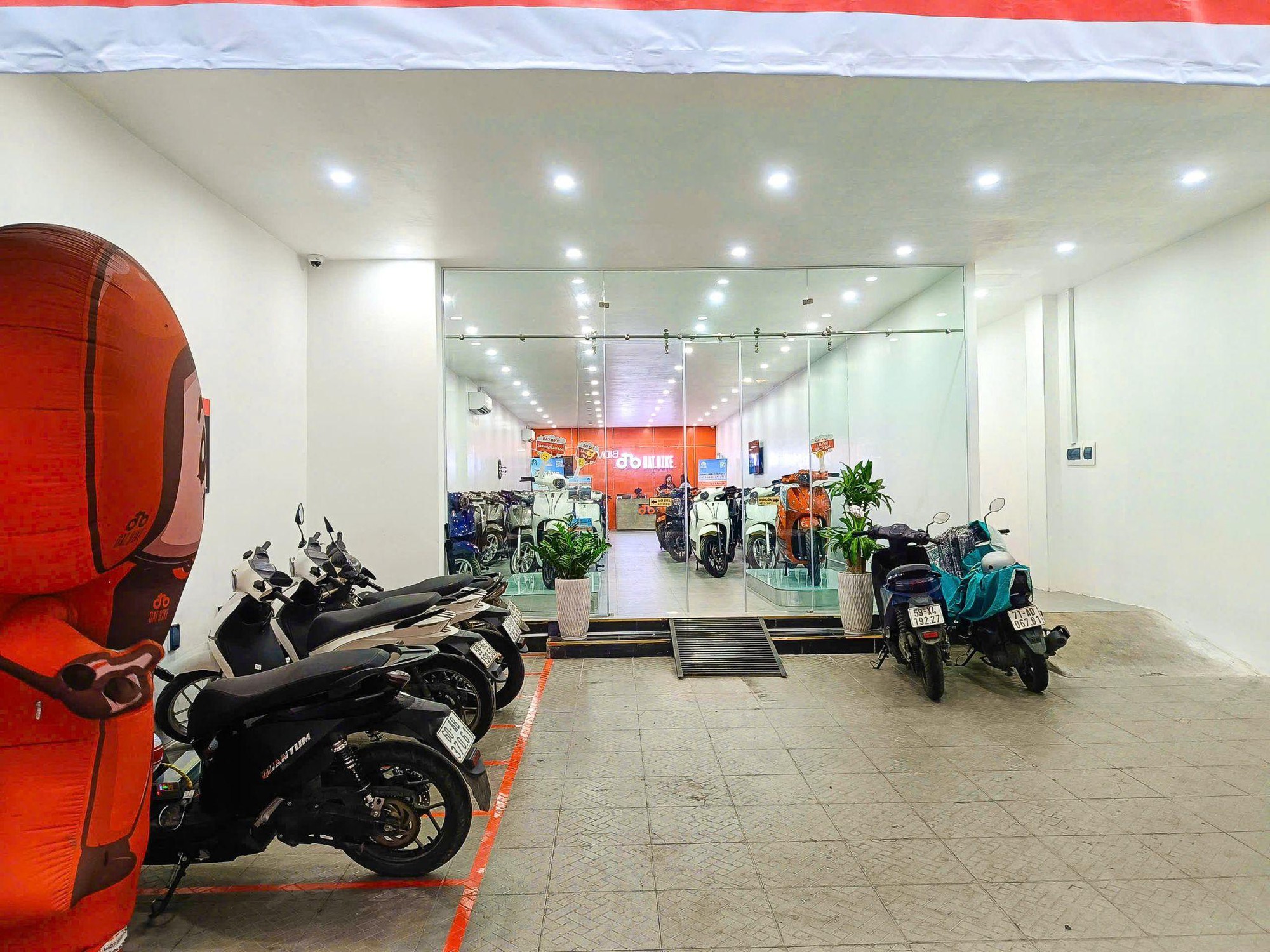 Grab bắt tay Dat Bike: Phổ cập xe điện bằng người kiểm chứng khó tính nhất - Ảnh 3. Grab bắt tay Dat Bike: Phổ cập xe điện bằng người kiểm chứng khó tính nhất - Ảnh 3.