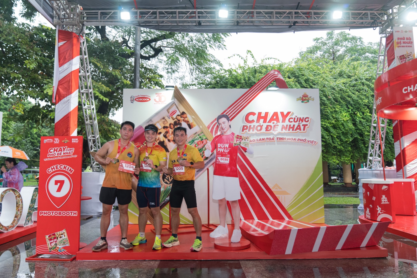 Hàng nghìn người xuống đường vì tình yêu phở Việt- Ảnh 2. Hàng nghìn người xuống đường vì tình yêu phở Việt- Ảnh 2.