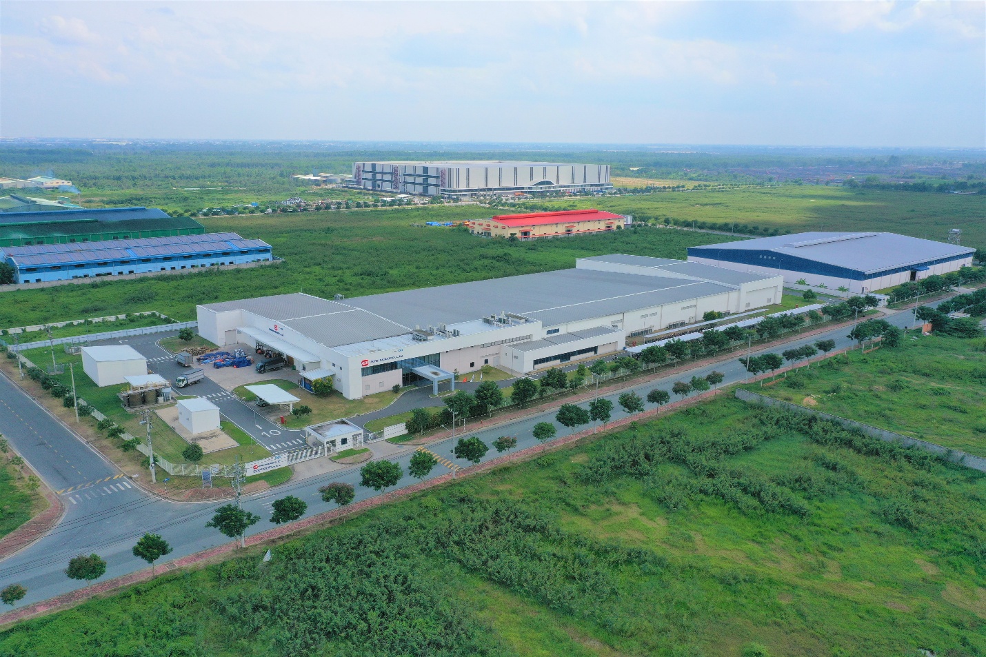 KBC, AIC và Vietinbank ký hợp tác phát triển dự án trung tâm dữ liệu 2 tỷ USD- Ảnh 3. KBC, AIC và Vietinbank ký hợp tác phát triển dự án trung tâm dữ liệu 2 tỷ USD- Ảnh 3.