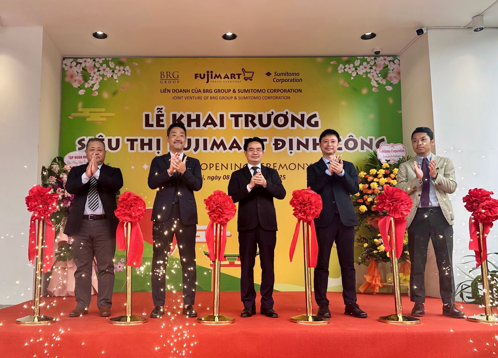 Khai trương siêu thị FujiMart mới tại DC Complex Định Công- Ảnh 1. Khai trương siêu thị FujiMart mới tại DC Complex Định Công- Ảnh 1.