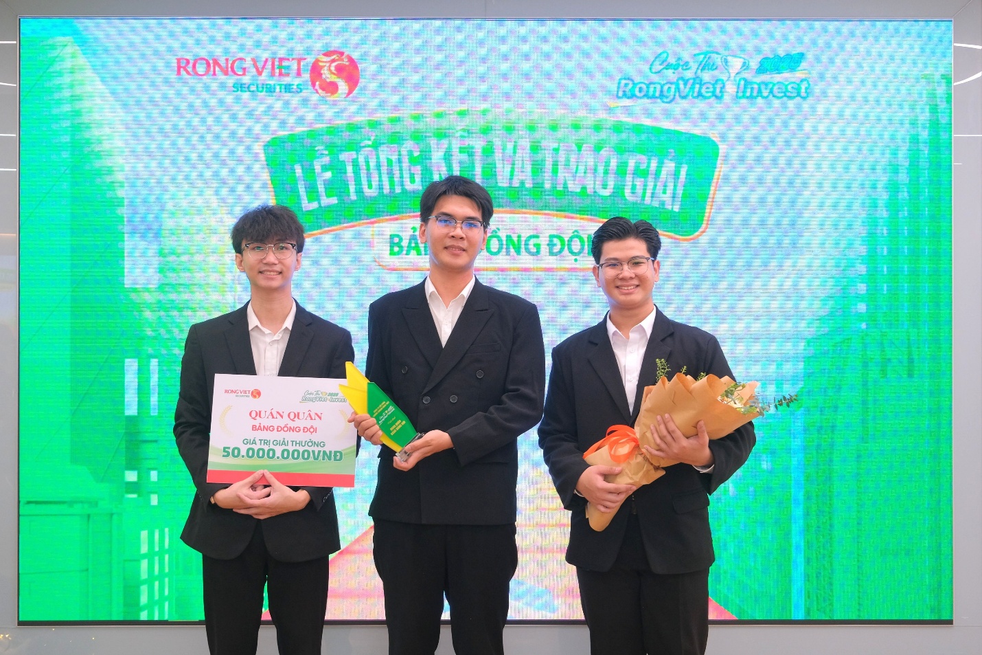 Cuộc thi RongViet Invest 2025 chính thức tìm ra 2 quán quân- Ảnh 2. Cuộc thi RongViet Invest 2025 chính thức tìm ra 2 quán quân- Ảnh 2.