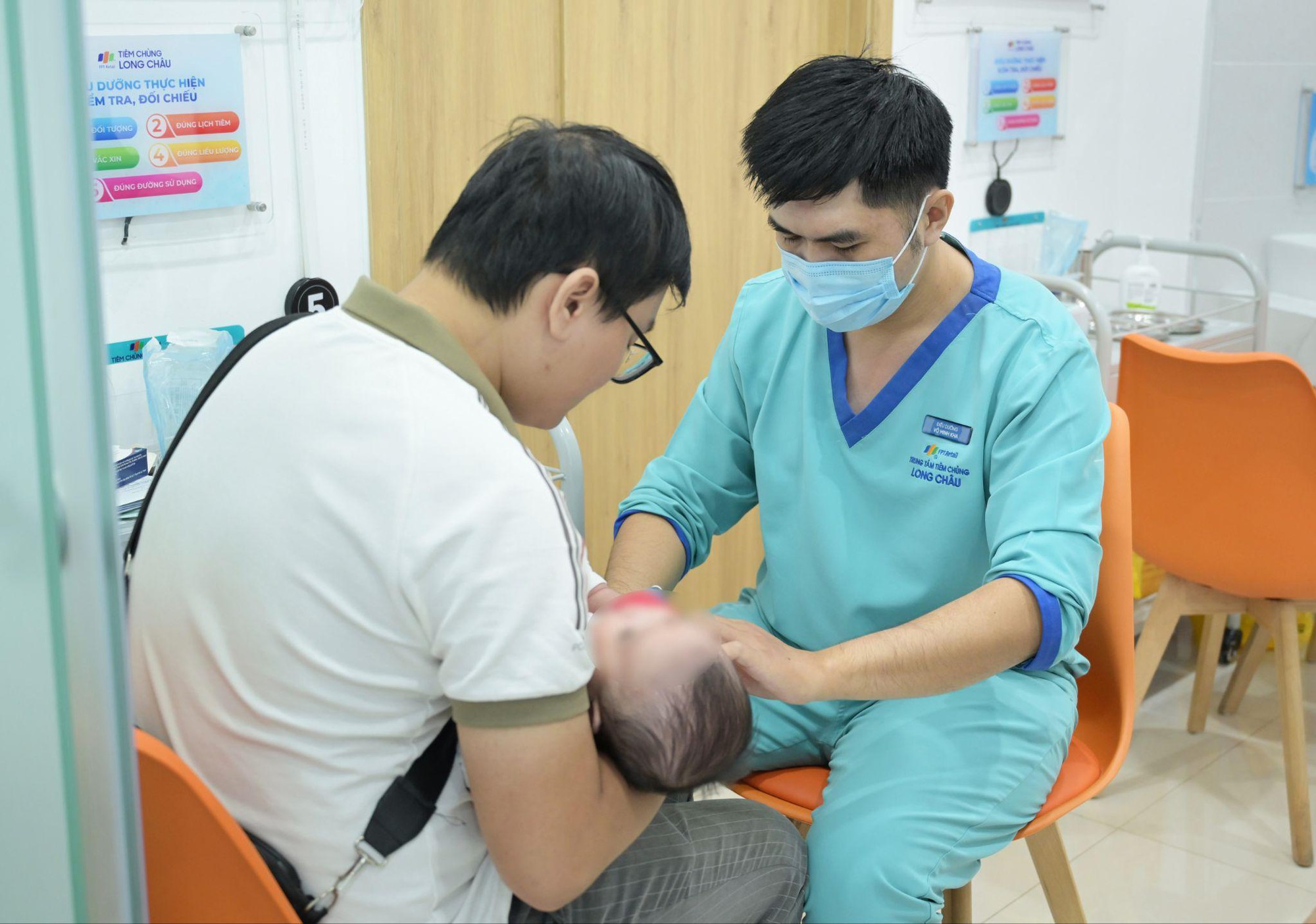 Gần khách hàng để phục vụ tốt hơn: Long Châu góp phần đồng hành chăm sóc sức khỏe hơn 33 triệu người - Ảnh 2. Gần khách hàng để phục vụ tốt hơn: Long Châu góp phần đồng hành chăm sóc sức khỏe hơn 33 triệu người - Ảnh 2.