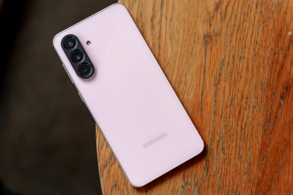 Nâng Cấp Smartphone Cuối Năm? Đây Là Lựa Chọn Đáng Tiền - Ảnh 8. Nâng Cấp Smartphone Cuối Năm? Đây Là Lựa Chọn Đáng Tiền - Ảnh 8.