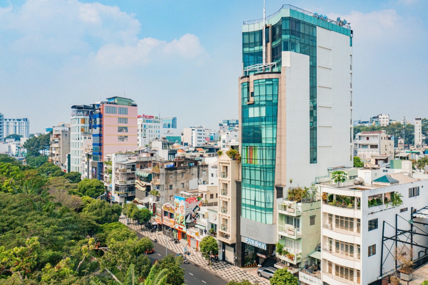 Pax Sky kỷ niệm 13 năm, ưu đãi khách thuê mới - Ảnh 1.