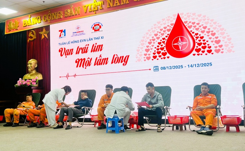 Tuần lễ Hồng EVN lần thứ XI: EVNGENCO3 trao đi 400 đơn vị máu- Ảnh 2.