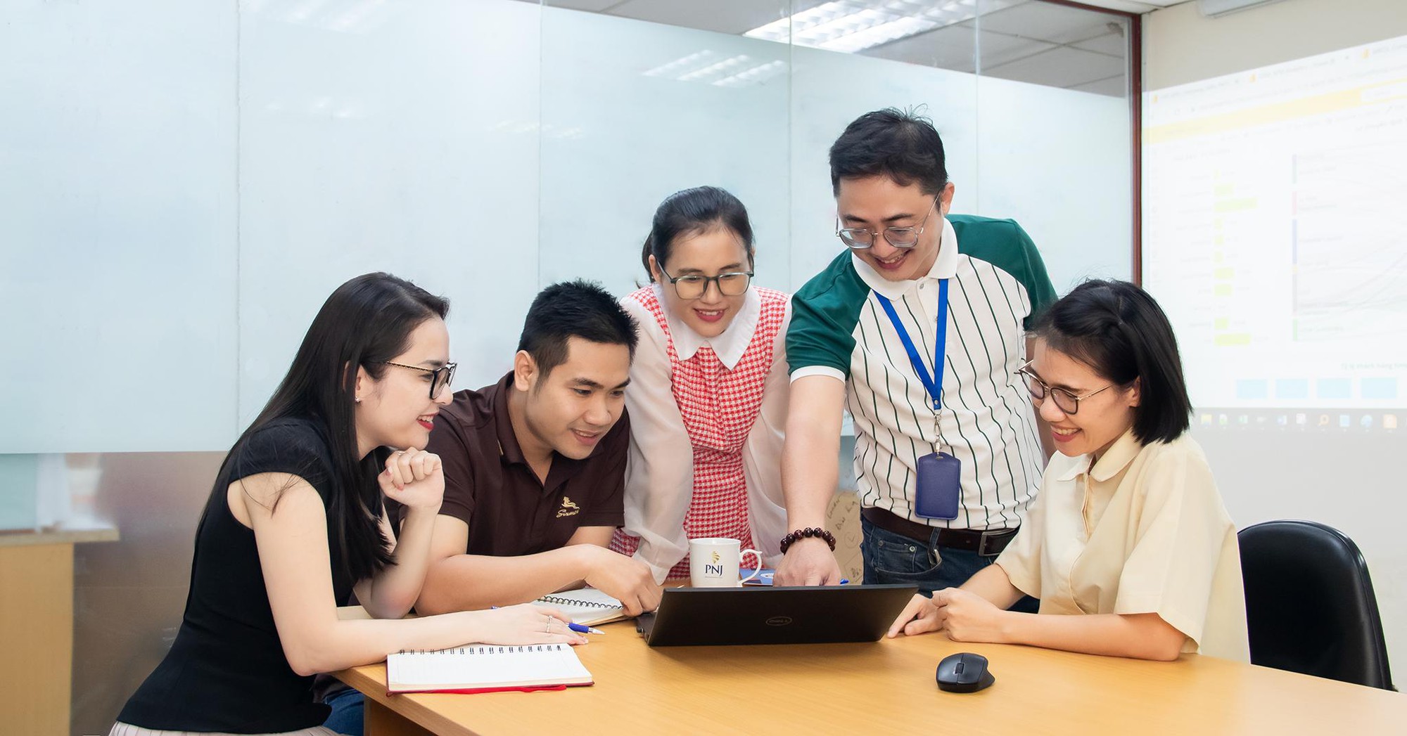 PNJ lọt Top 100 “Công ty tốt nhất để làm việc ở Đông Nam Á 2025”- Ảnh 1. PNJ lọt Top 100 “Công ty tốt nhất để làm việc ở Đông Nam Á 2025”- Ảnh 1.