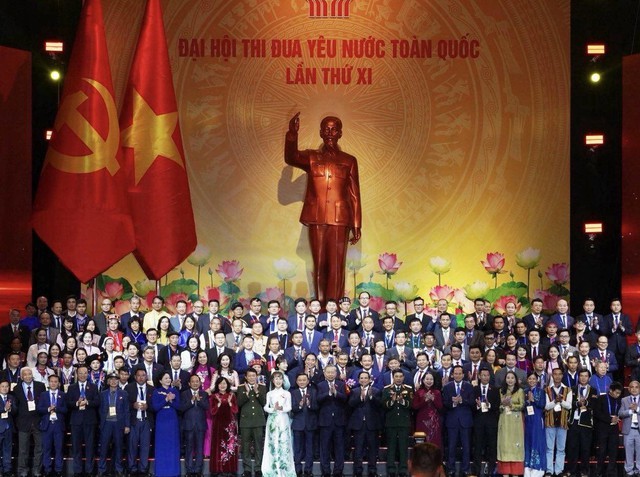 Tiến sĩ Nguyễn Thị Phương Thảo nhận danh hiệu Anh h&ugrave;ng Lao động: Biểu tượng bản lĩnh, kh&aacute;t vọng Việt Nam h&ugrave;ng cường, nh&acirc;n văn v&agrave; hội nhập - Ảnh 2.