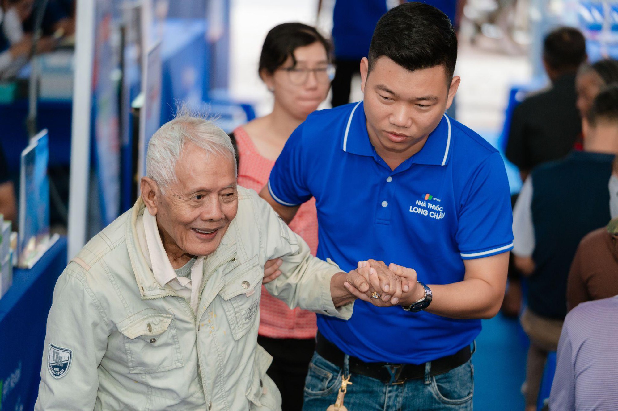 Long Châu và Hòa Minzy kể câu chuyện sức khỏe Việt bằng âm nhạc- Ảnh 3.