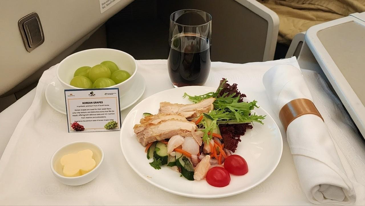 aT Center – Vietnam Airlines hợp tác quảng bá nho Hàn Quốc trên các chuyến bay quốc tế- Ảnh 1. aT Center – Vietnam Airlines hợp tác quảng bá nho Hàn Quốc trên các chuyến bay quốc tế- Ảnh 1.
