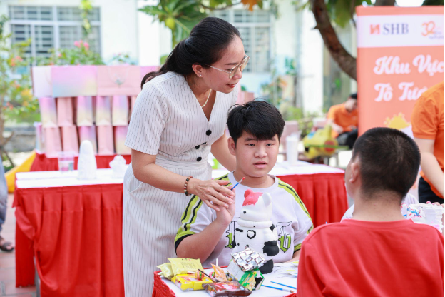 &ldquo;Khi niềm vui được đặt để đ&uacute;ng chỗ, hạnh ph&uacute;c tự khắc trở n&ecirc;n tr&ograve;n đầy&rdquo; - Ảnh 6.