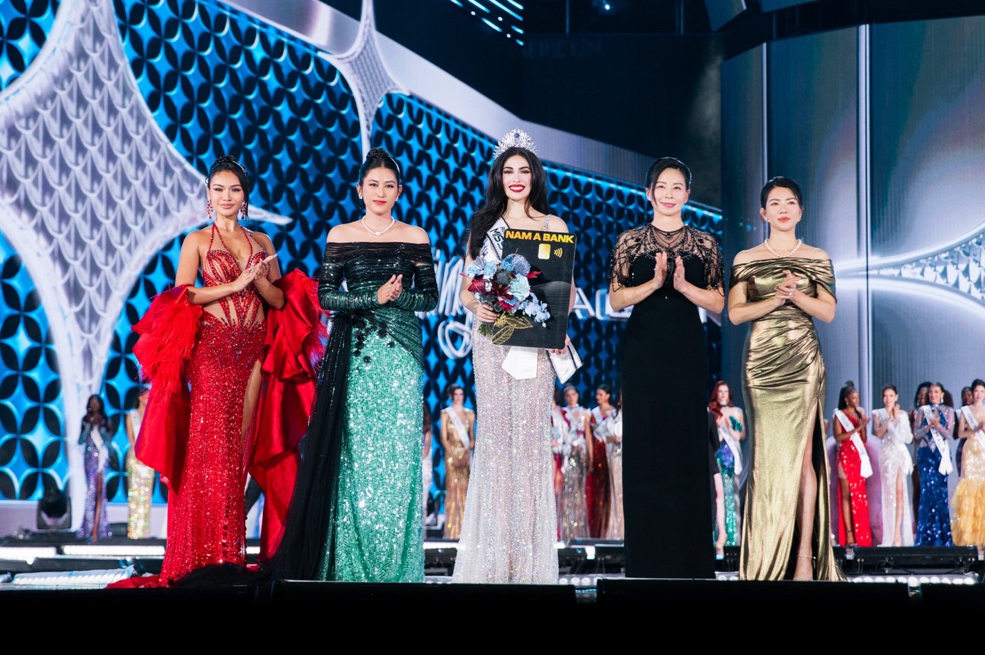 Nam A Bank khẳng định tầm nhìn văn hóa Việt qua Cosmo Beauty Music Festival- Ảnh 2. Nam A Bank khẳng định tầm nhìn văn hóa Việt qua Cosmo Beauty Music Festival- Ảnh 2.