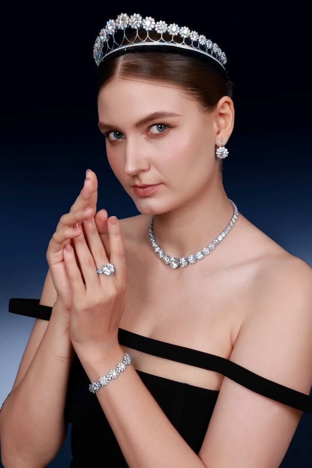 Tái định nghĩa "xa xỉ" trong ngành trang sức kim cương- Ảnh 3.