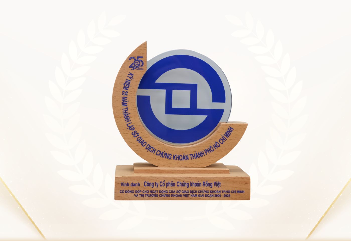 Chứng khoán Rồng Việt nhận cú đúp giải thưởng tại VLCA 2025- Ảnh 3. Chứng khoán Rồng Việt nhận cú đúp giải thưởng tại VLCA 2025- Ảnh 3.