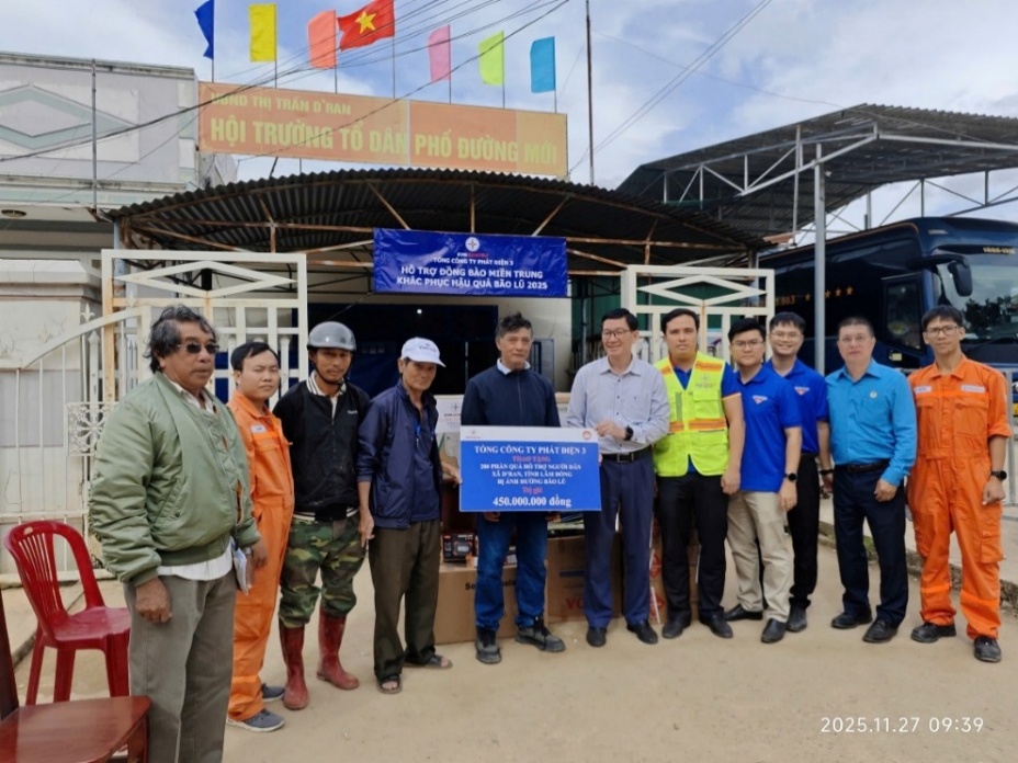 EVNGENCO3 hỗ trợ hơn 7 tỷ đồng cho miền Trung, Tây Nguyên sau bão lũ- Ảnh 3. EVNGENCO3 hỗ trợ hơn 7 tỷ đồng cho miền Trung, Tây Nguyên sau bão lũ- Ảnh 3.