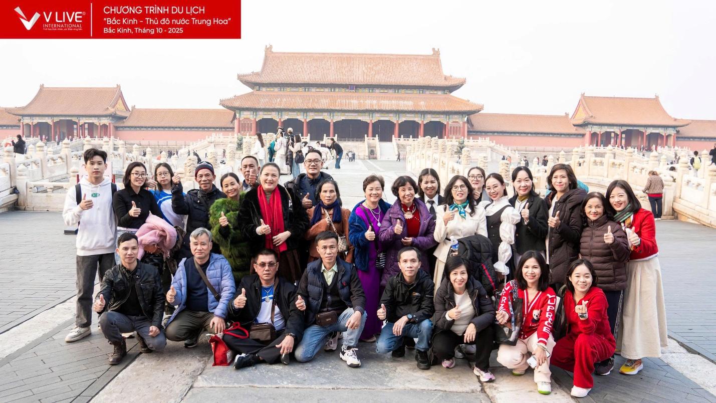 V LIVE International đưa đối tác và khách hàng khám phá Bắc Kinh mùa lá vàng- Ảnh 1. V LIVE International đưa đối tác và khách hàng khám phá Bắc Kinh mùa lá vàng- Ảnh 1.