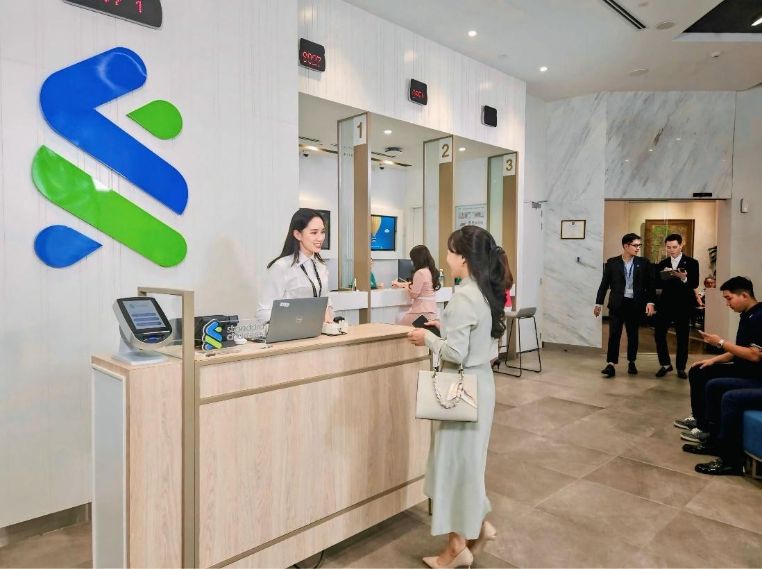 Triển lãm nghệ thuật do Standard Chartered tổ chức thu hút khách hàng ưu tiên- Ảnh 3.