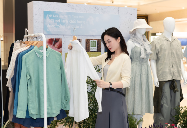 3 món đồ UNIQLO xứng đáng “xuống tiền nhất mùa Xuân Hè 2025: Bảng màu đa dạng lại chẳng lo lỗi mốt - Ảnh 2.