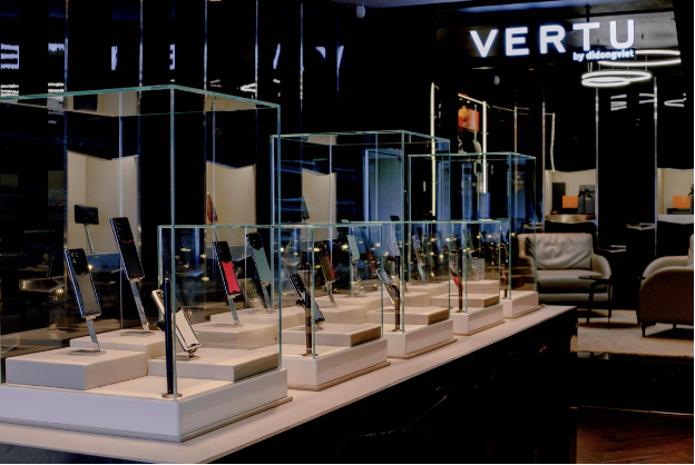 Điện thoại gập hơn 143 triệu đồng của Vertu được ưa chuộng tại Việt Nam- Ảnh 4. Điện thoại gập hơn 143 triệu đồng của Vertu được ưa chuộng tại Việt Nam- Ảnh 4.