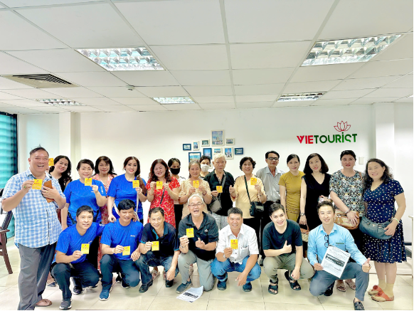 Vietourist Holdings (VTD) khai trương văn phòng mới, trao hơn 100 chỉ vàng dành tặng khách hàng - Ảnh 2. Vietourist Holdings (VTD) khai trương văn phòng mới, trao hơn 100 chỉ vàng dành tặng khách hàng - Ảnh 2.