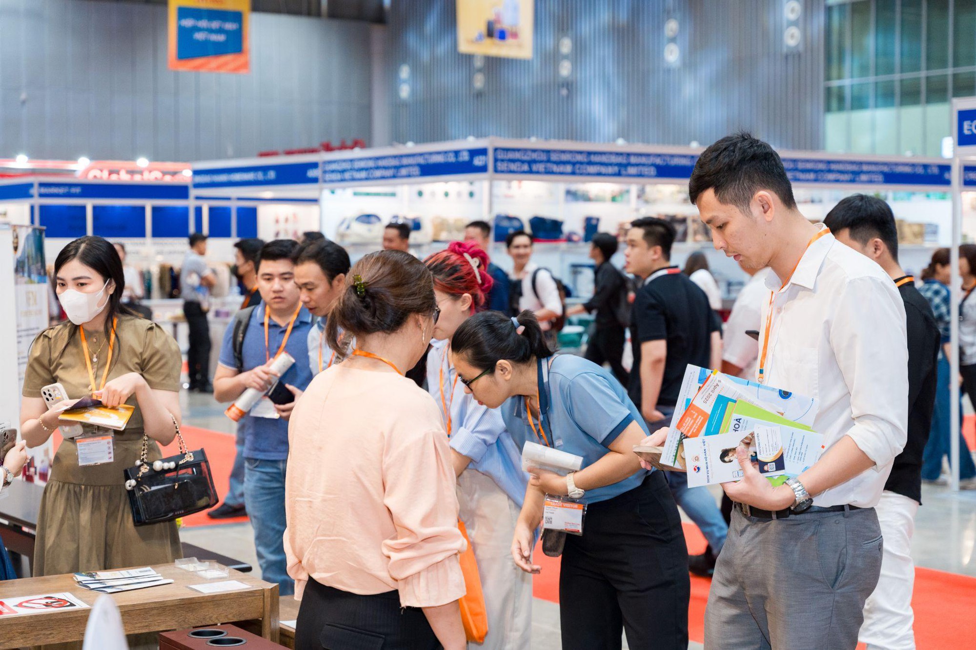 Gặp gỡ đối tác kinh doanh tiềm năng từ Việt Nam & Châu Á tại triển lãm Global Sourcing Fair Việt Nam 2025 - Ảnh 2. Gặp gỡ đối tác kinh doanh tiềm năng từ Việt Nam & Châu Á tại triển lãm Global Sourcing Fair Việt Nam 2025 - Ảnh 2.