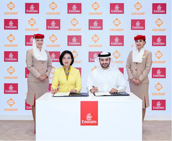Emirates và Sun Group ký kết hợp tác chiến lược - Ảnh 1.