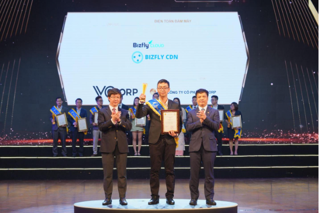 Bộ ba giải pháp Bizfly Cloud Server, Bizfly CDN, Bizfly Kubernetes Engine được vinh danh tại lễ trao giải Sao Khuê 2025 - Ảnh 2. Bộ ba giải pháp Bizfly Cloud Server, Bizfly CDN, Bizfly Kubernetes Engine được vinh danh tại lễ trao giải Sao Khuê 2025 - Ảnh 2.