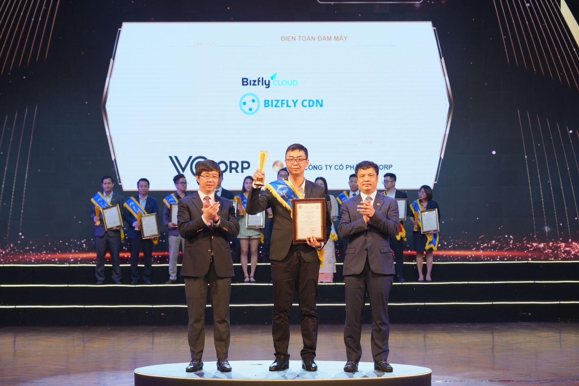 Bộ ba giải pháp Bizfly Cloud Server, Bizfly CDN, Bizfly Kubernetes Engine được vinh danh tại lễ trao giải Sao Khuê 2025- Ảnh 2. Bộ ba giải pháp Bizfly Cloud Server, Bizfly CDN, Bizfly Kubernetes Engine được vinh danh tại lễ trao giải Sao Khuê 2025- Ảnh 2.