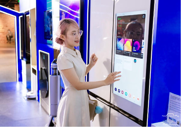 Samsung phủ s&oacute;ng AI l&ecirc;n mọi thiết bị gia dụng, tham vọng c&ugrave;ng người d&ugrave;ng khởi nhịp sống mới - Ảnh 1.