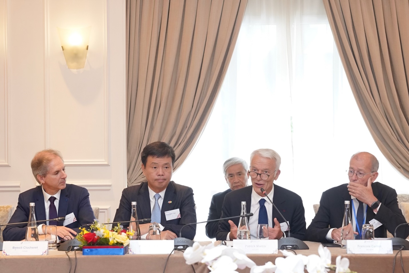 FPT, Vietjet dự Diễn đàn Lãnh đạo Việt - Pháp dịp Tổng thống Macron thăm Việt Nam- Ảnh 1. FPT, Vietjet dự Diễn đàn Lãnh đạo Việt - Pháp dịp Tổng thống Macron thăm Việt Nam- Ảnh 1.