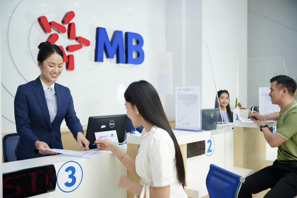 MB sẽ tạm dừng giao dịch điện tử với doanh nghiệp chưa định danh sinh trắc học từ 1/7/2025- Ảnh 2. MB sẽ tạm dừng giao dịch điện tử với doanh nghiệp chưa định danh sinh trắc học từ 1/7/2025- Ảnh 2.