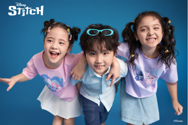 Stitch đổ bộ tủ đồ nhà bạn: Khi thời trang lấy cảm hứng từ Lilo & Stitch trở thành cơn sốt mới dành cho trẻ em và cả gia đình - Ảnh 3. Stitch đổ bộ tủ đồ nhà bạn: Khi thời trang lấy cảm hứng từ Lilo & Stitch trở thành cơn sốt mới dành cho trẻ em và cả gia đình - Ảnh 3.
