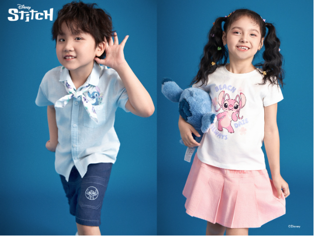 Stitch đổ bộ tủ đồ nhà bạn: Khi thời trang lấy cảm hứng từ Lilo & Stitch trở thành cơn sốt mới dành cho trẻ em và cả gia đình - Ảnh 4. Stitch đổ bộ tủ đồ nhà bạn: Khi thời trang lấy cảm hứng từ Lilo & Stitch trở thành cơn sốt mới dành cho trẻ em và cả gia đình - Ảnh 4.