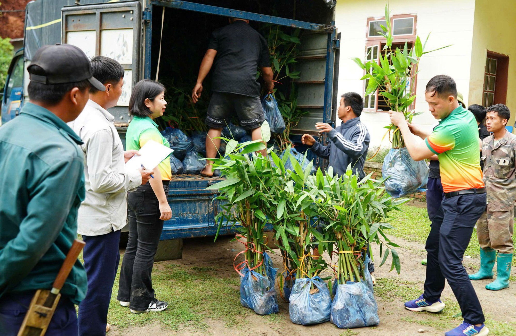 Dược phẩm Hoa Linh hành động vì môi trường, hướng tới mục tiêu phát triển bền vững- Ảnh 1. Dược phẩm Hoa Linh hành động vì môi trường, hướng tới mục tiêu phát triển bền vững- Ảnh 1.
