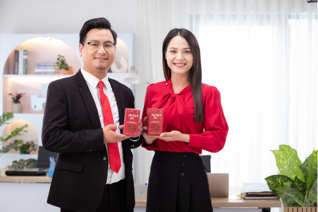 Tóc bạc sớm, rụng nhiều – Tín hiệu sức khỏe bạn không nên bỏ qua- Ảnh 2. Tóc bạc sớm, rụng nhiều – Tín hiệu sức khỏe bạn không nên bỏ qua- Ảnh 2.
