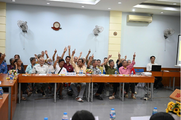 Vầng Trăng Khuyết và hành trình tuyển CEO - Ảnh 1. Vầng Trăng Khuyết và hành trình tuyển CEO - Ảnh 1.